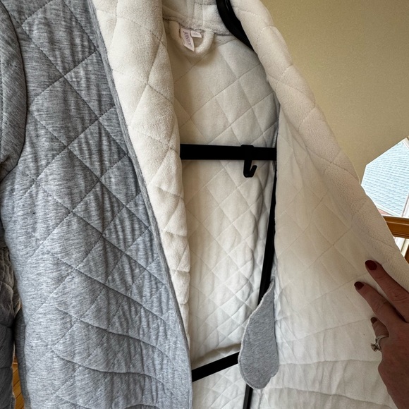 Quilted Gray Robe - Picture 5 of 6